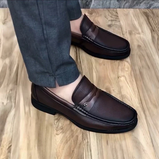 Zapatos de Hombre de Cuero Auténtico con Acabado de Alta Calidad